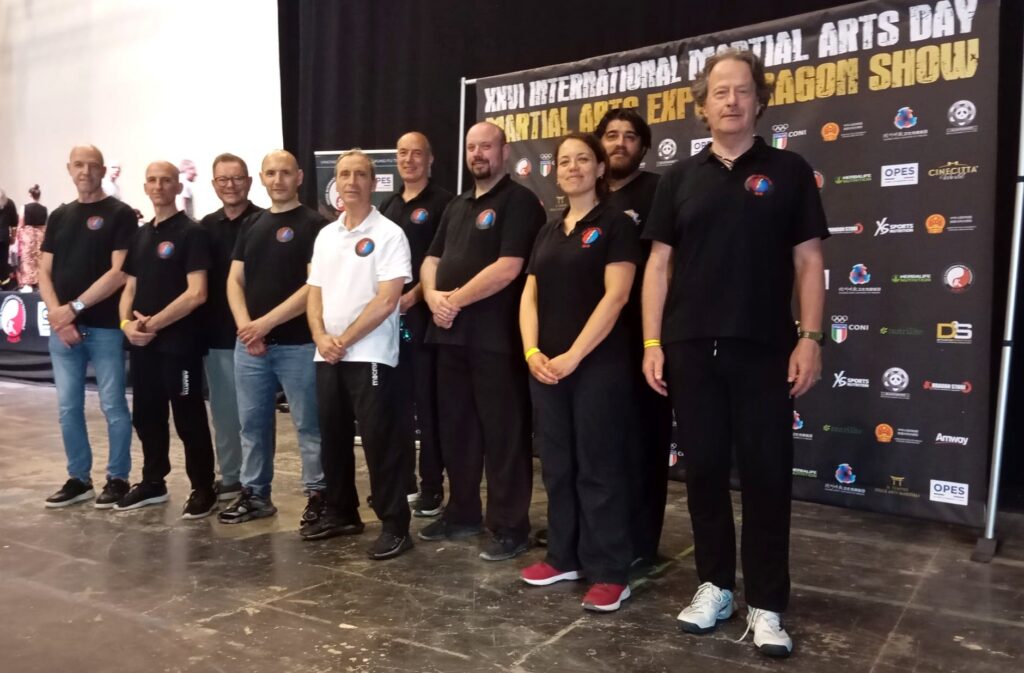 Il Maestro Costantino Valente e gli insegnanti della Scuola Nei Qi Gong Fu all'International Martial Arts Day di Roma.